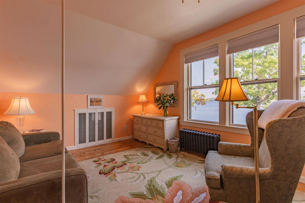 Sanbornton 레이크 하우스 앳 페리 포인트 B&B 외부 사진