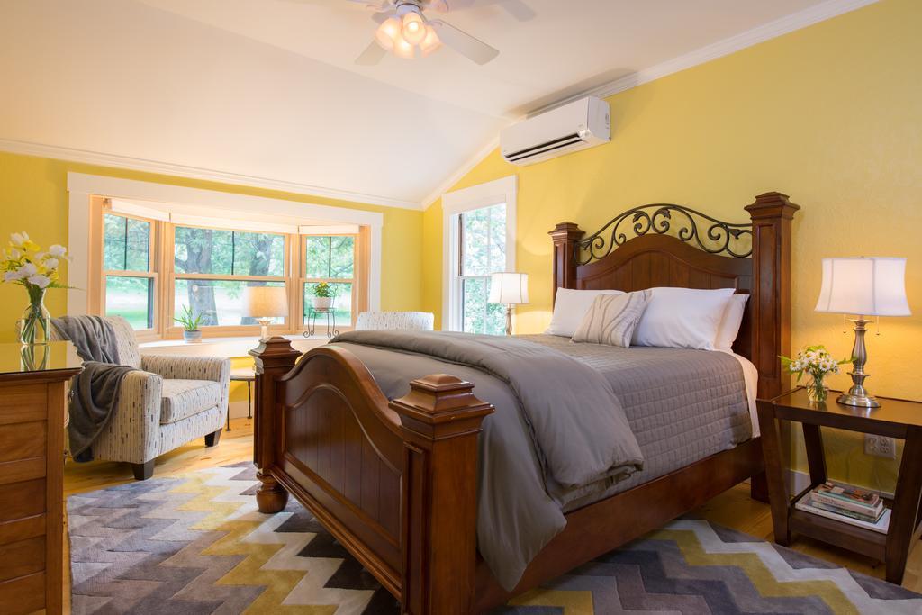 Sanbornton 레이크 하우스 앳 페리 포인트 B&B 외부 사진