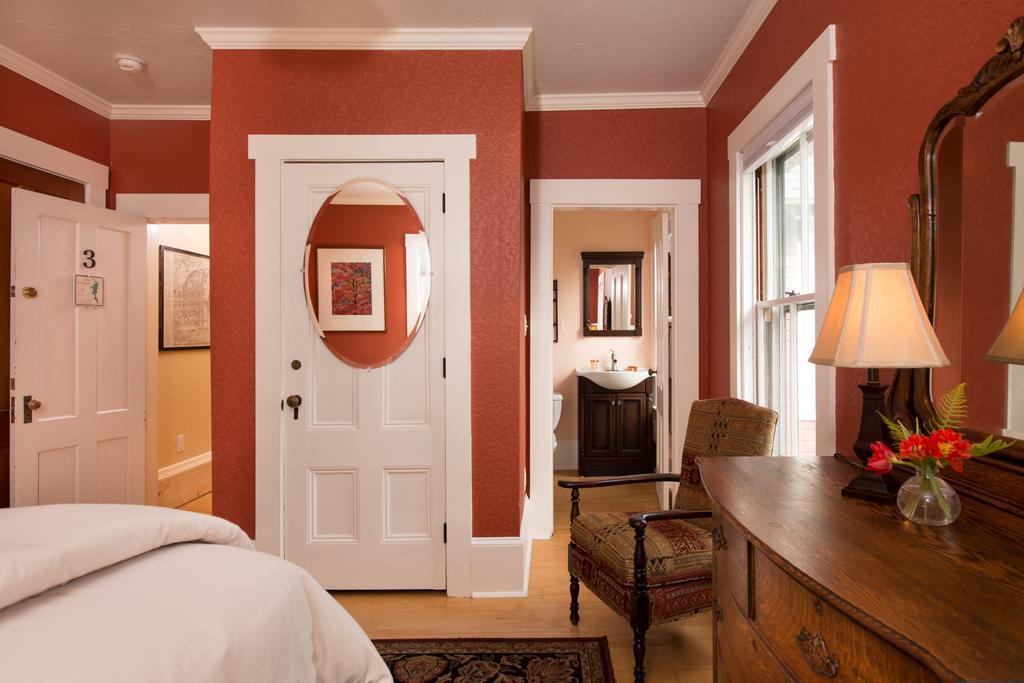 Sanbornton 레이크 하우스 앳 페리 포인트 B&B 외부 사진