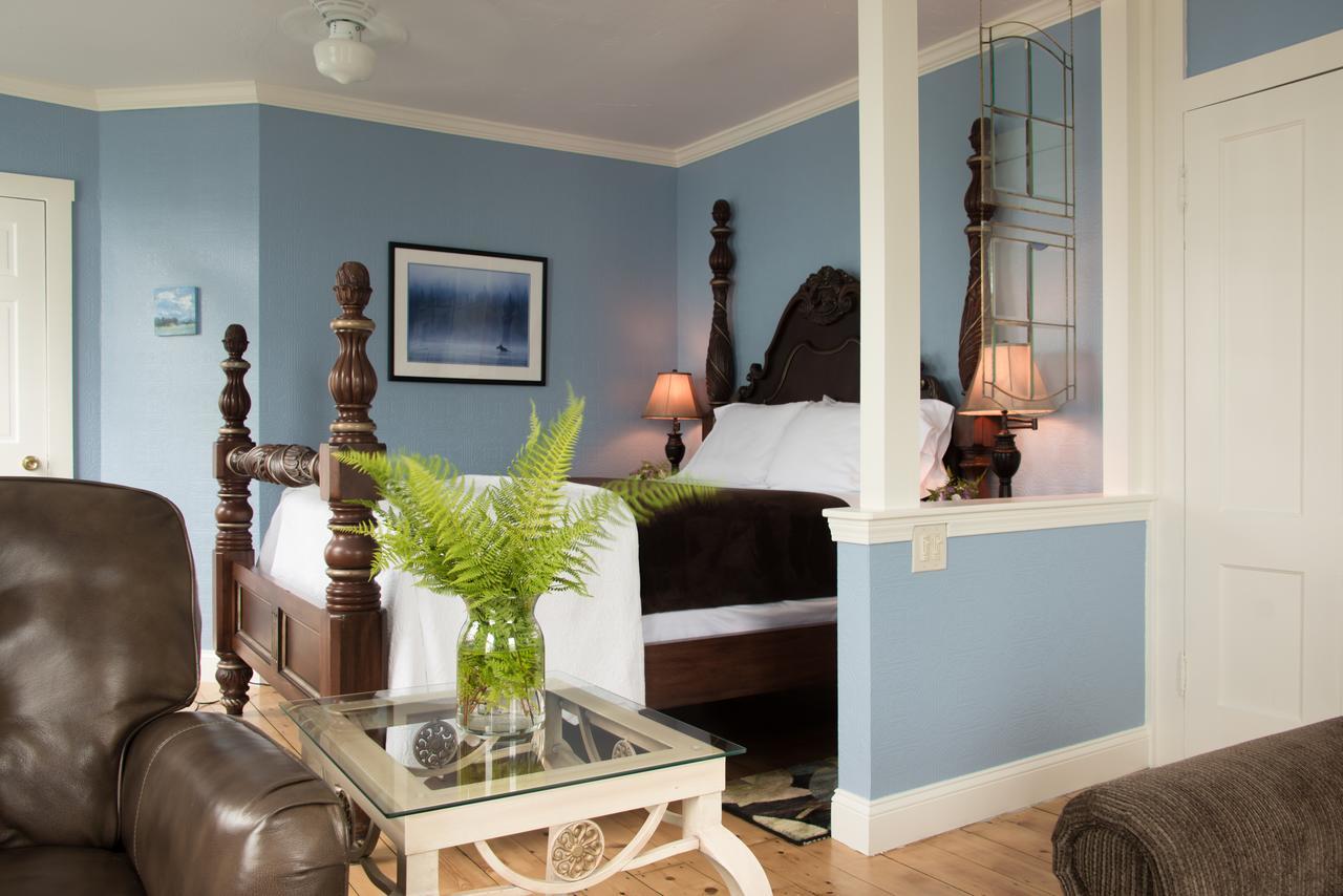 Sanbornton 레이크 하우스 앳 페리 포인트 B&B 객실 사진