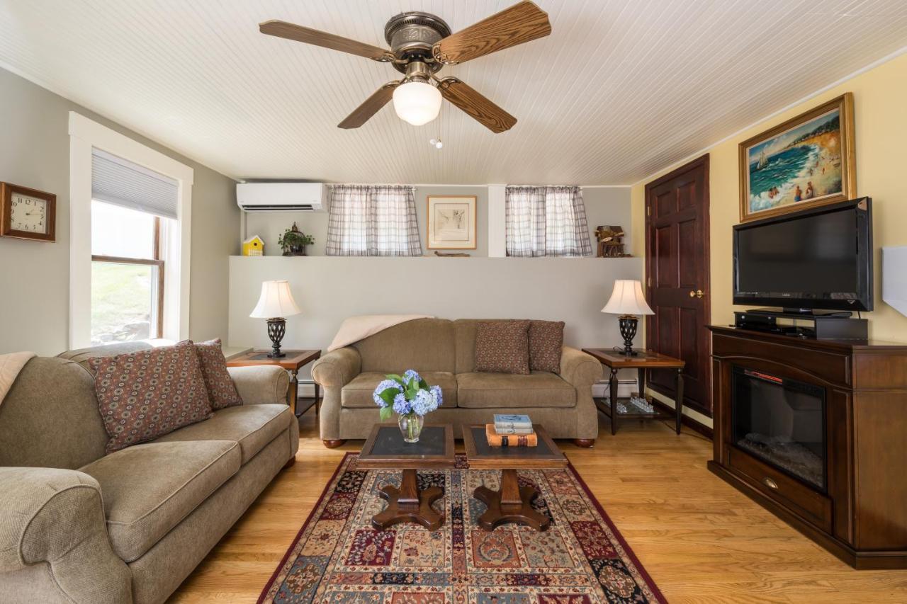 Sanbornton 레이크 하우스 앳 페리 포인트 B&B 외부 사진