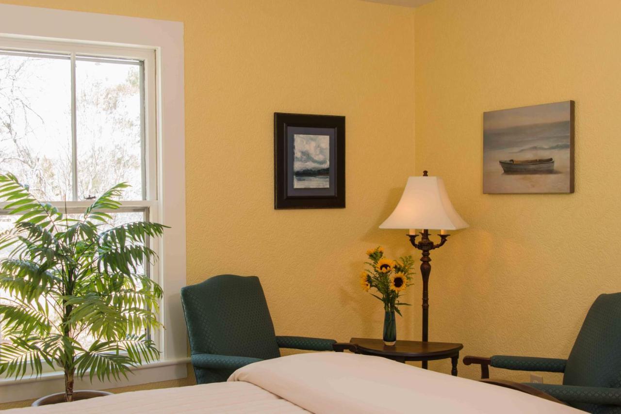 Sanbornton 레이크 하우스 앳 페리 포인트 B&B 외부 사진